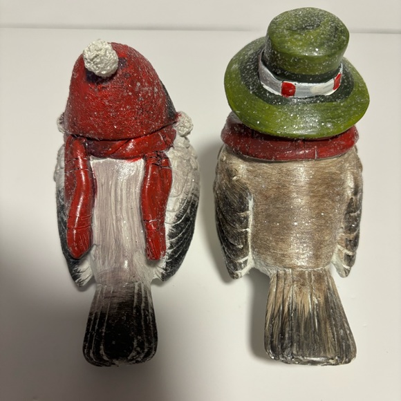 Kirklands Resin Birds of Winter Wearing Scarves Hats Set of 2  LIKE NEW Decor - Picture 10 of 16